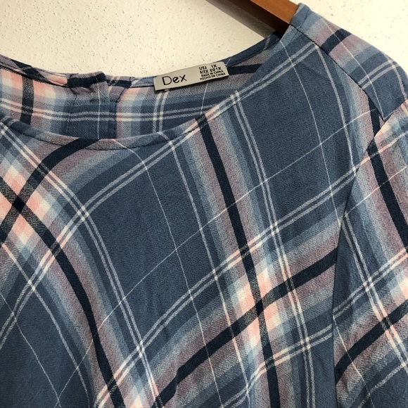 Dex plaid top with the cutest details! - Picture 3 of 4